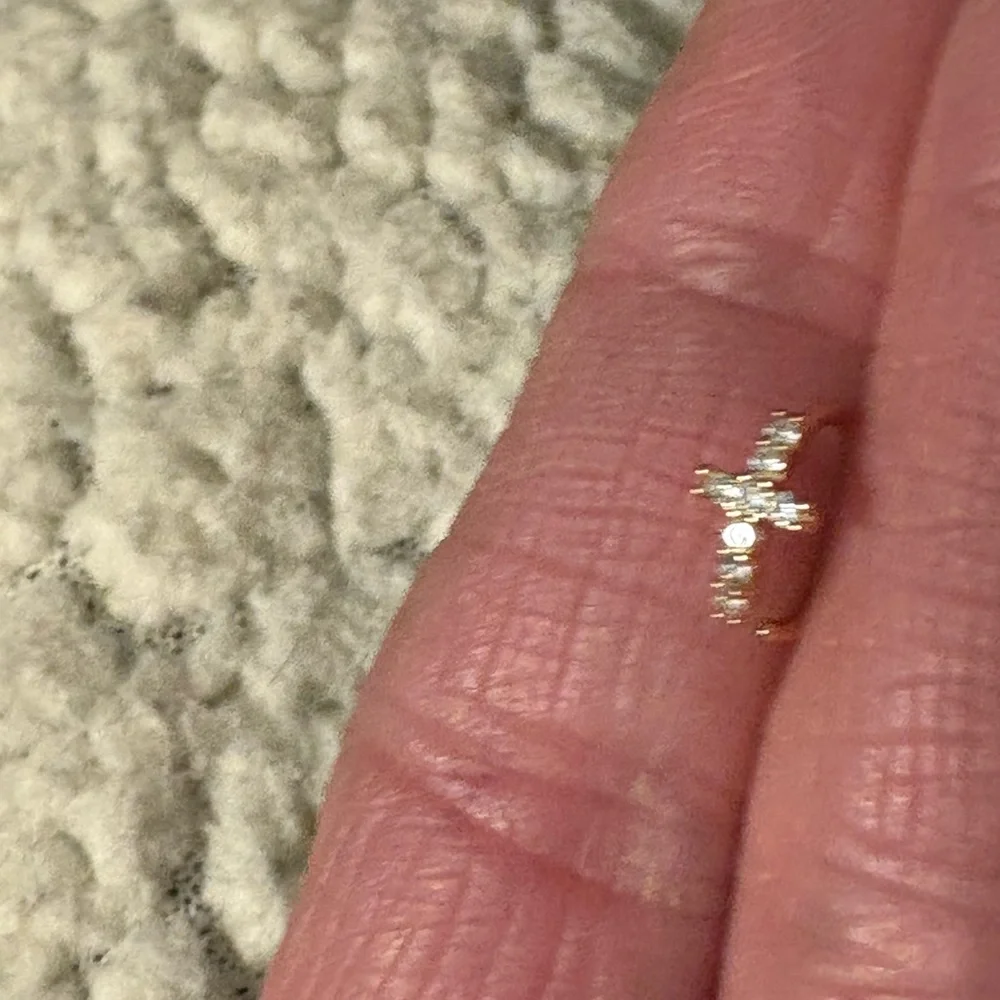 Nose Ring- Cubic Zirconia Nose Cuff Copper Nose Ring. Gold Tone Cross. NWT - Picture 6 of 9